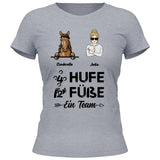 4 Hufe 2 Füße 1 Team - Personalisierbares T-Shirt