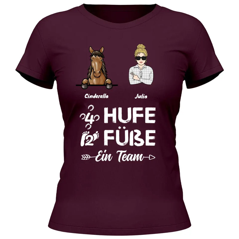 4 Hufe 2 Füße 1 Team - Personalisierbares T-Shirt